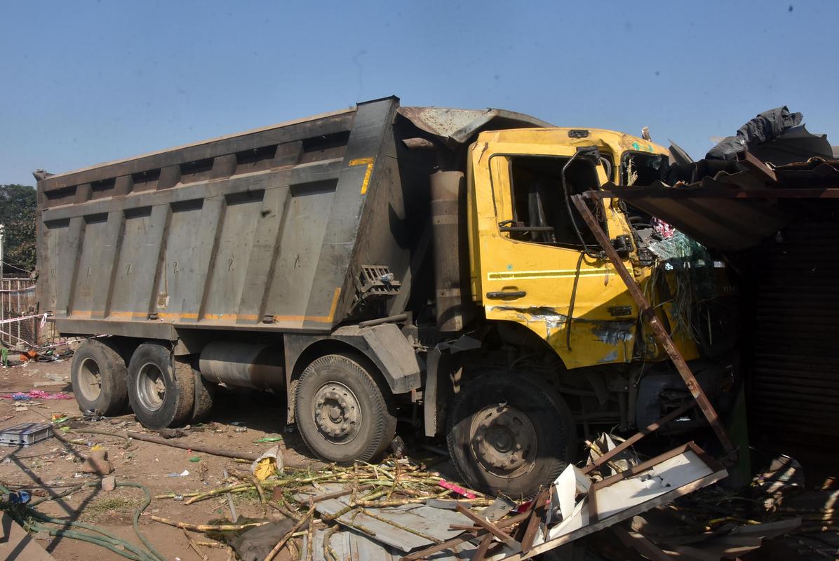 大型貨運(yùn)車輛事故視頻合集大型貨運(yùn)車輛事故視頻合集大全