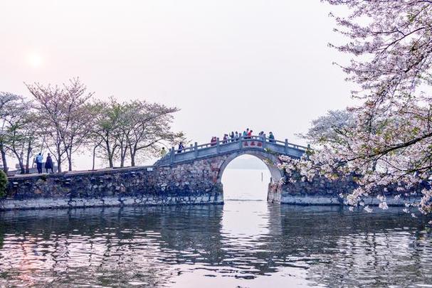 無錫到內(nèi)江貨運(yùn)要多久能到無錫到內(nèi)江貨運(yùn)要多久能到達(dá)