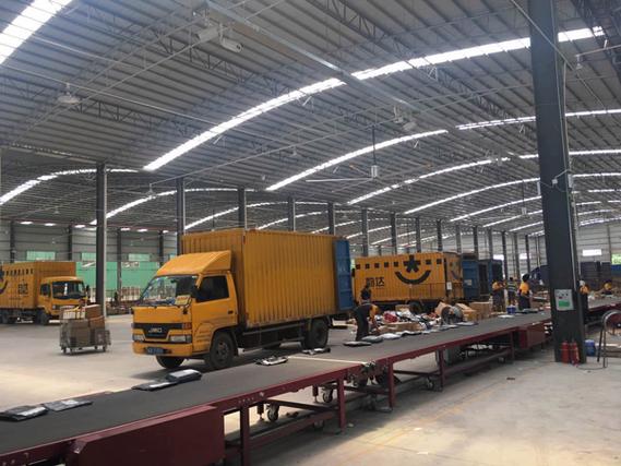 物流貨運會開空調(diào)嗎冬季物流車有空調(diào)嗎