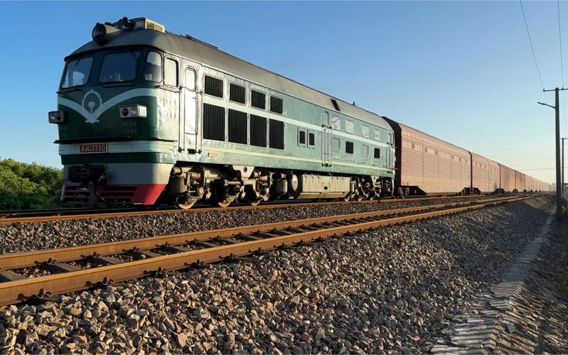 貨運(yùn)火車(chē)幾節(jié)貨運(yùn)火車(chē)幾節(jié)車(chē)廂